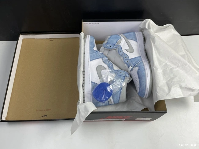 Smoke Retro Royal Hyper Jordan1 Sustainable Grey 555088- 3603 1015